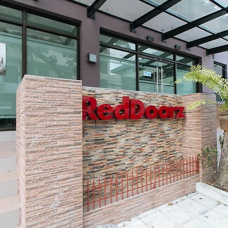 RedDoorz Plus Evangelista Street Makati Makati City Buitenkant foto