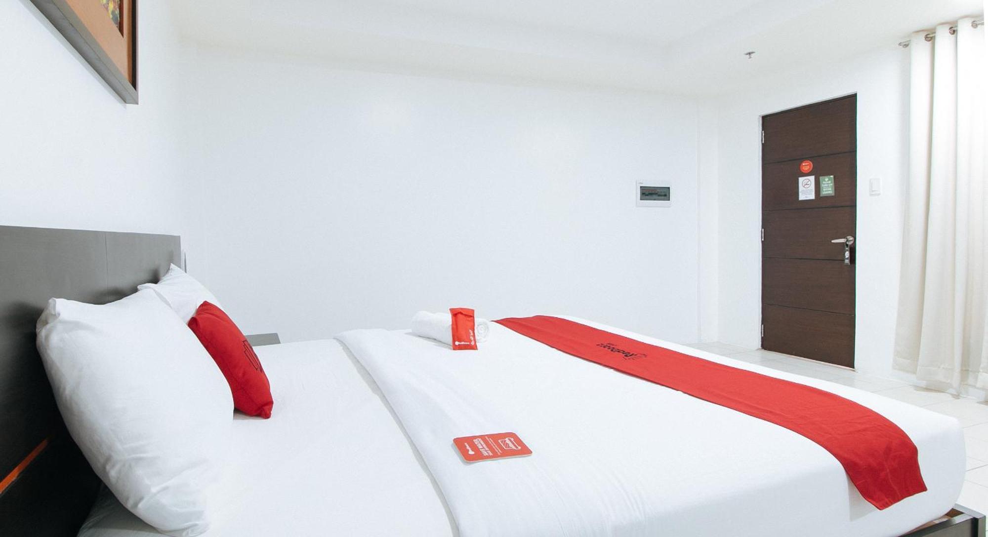 RedDoorz Plus Evangelista Street Makati Makati City Buitenkant foto
