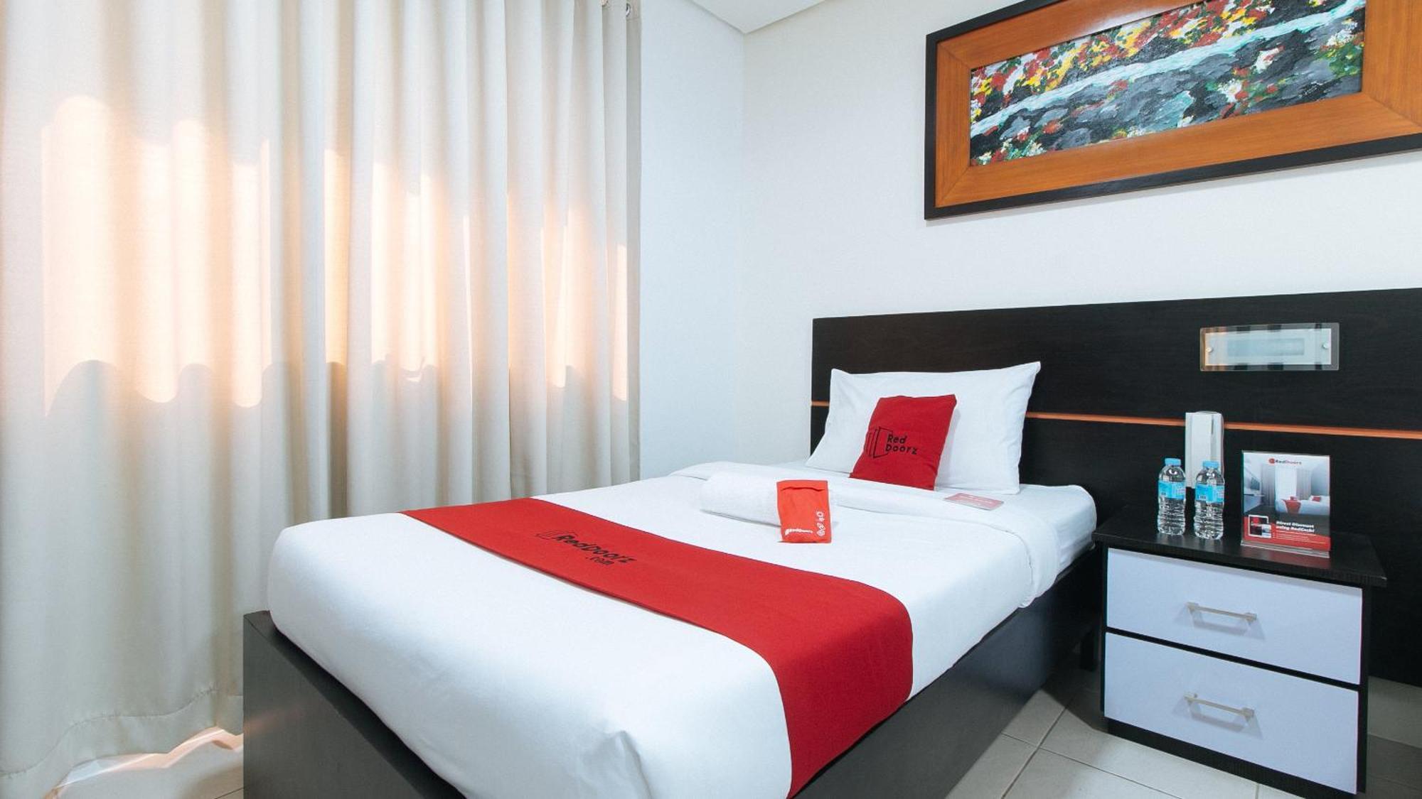 RedDoorz Plus Evangelista Street Makati Makati City Buitenkant foto