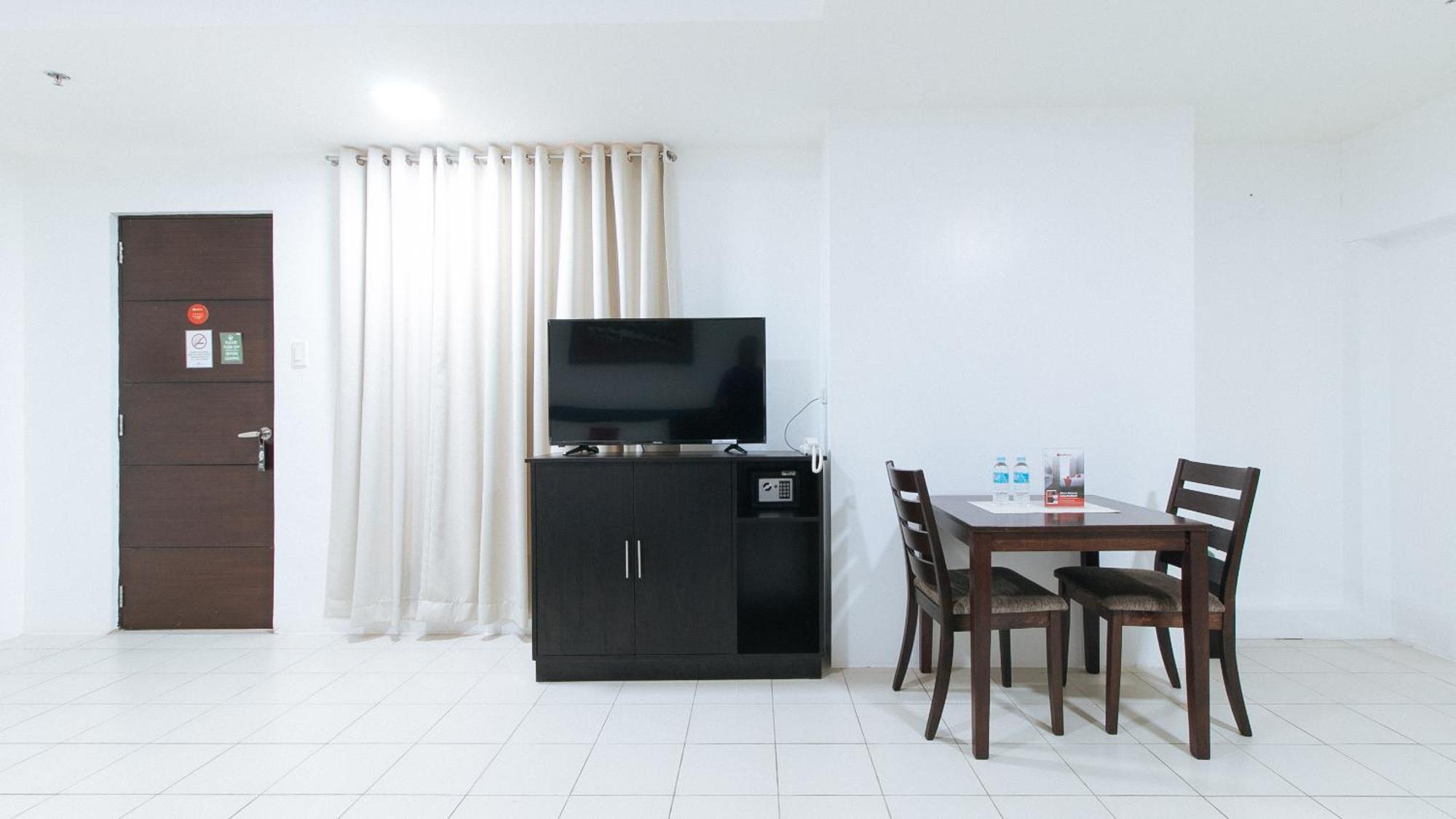 RedDoorz Plus Evangelista Street Makati Makati City Buitenkant foto