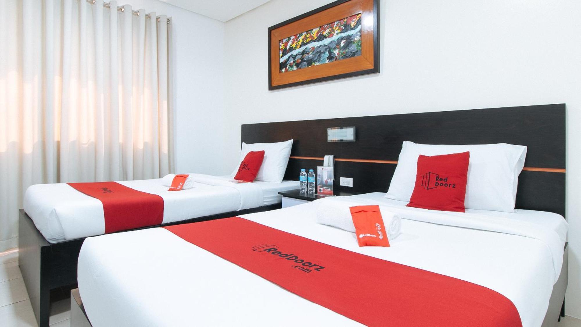 RedDoorz Plus Evangelista Street Makati Makati City Buitenkant foto