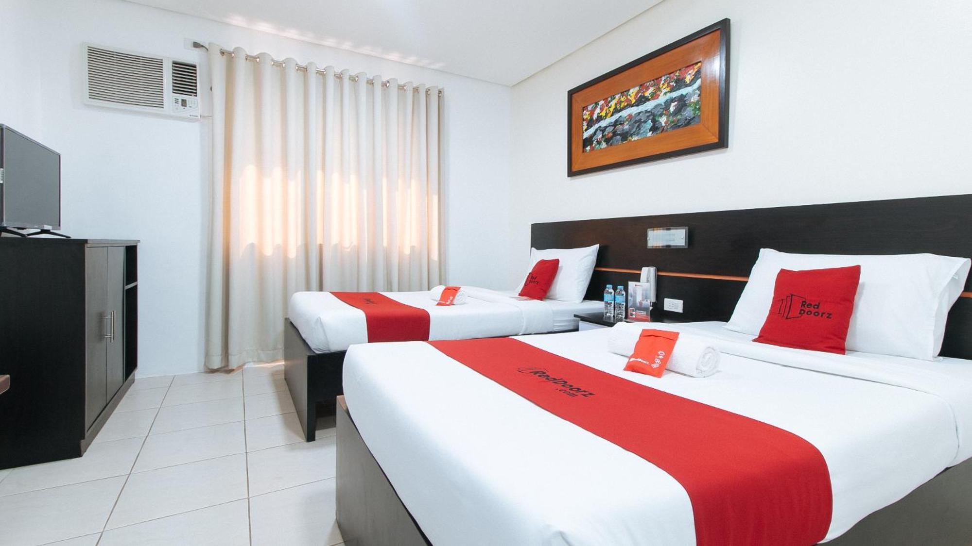 RedDoorz Plus Evangelista Street Makati Makati City Buitenkant foto