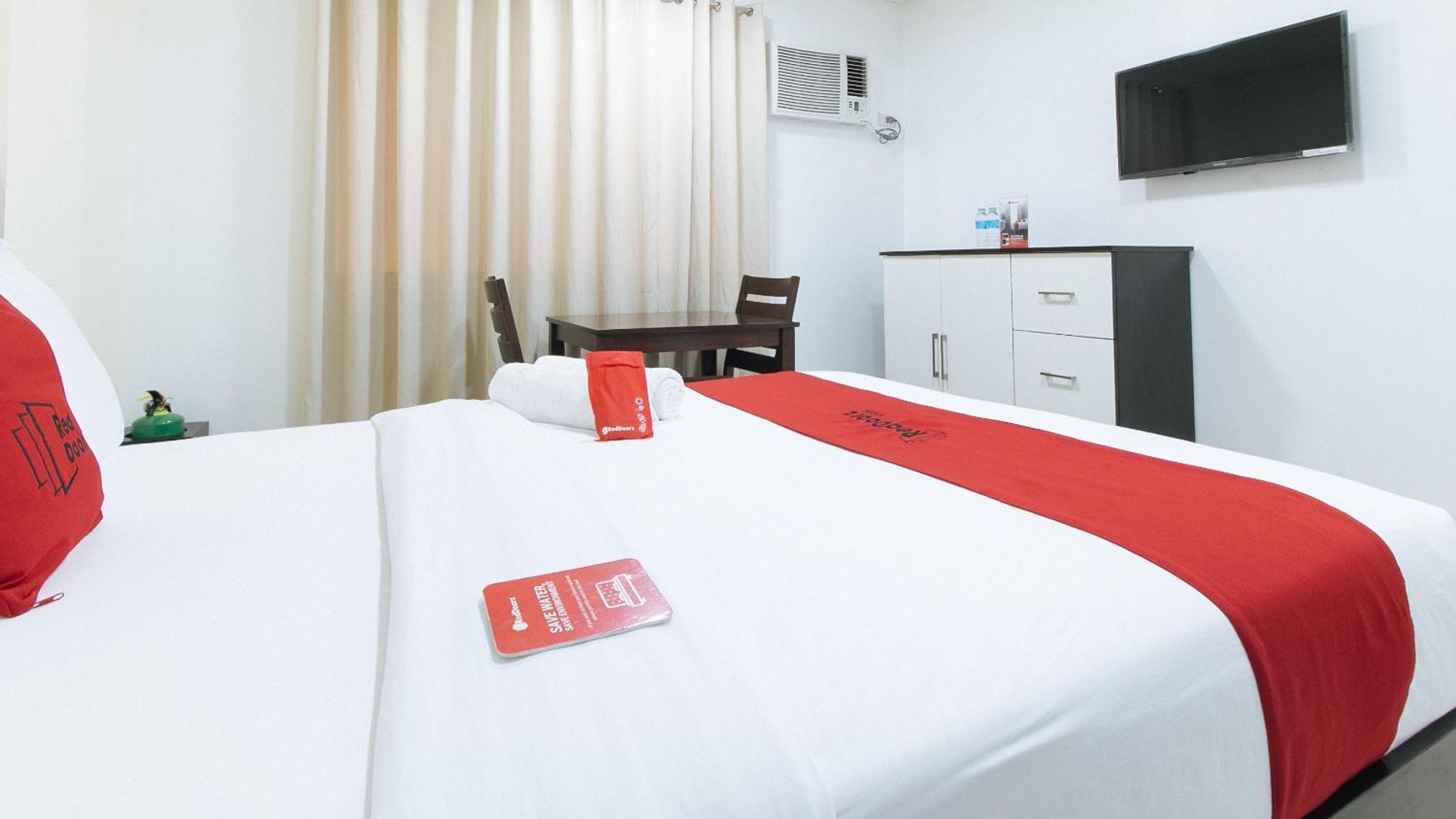 RedDoorz Plus Evangelista Street Makati Makati City Buitenkant foto