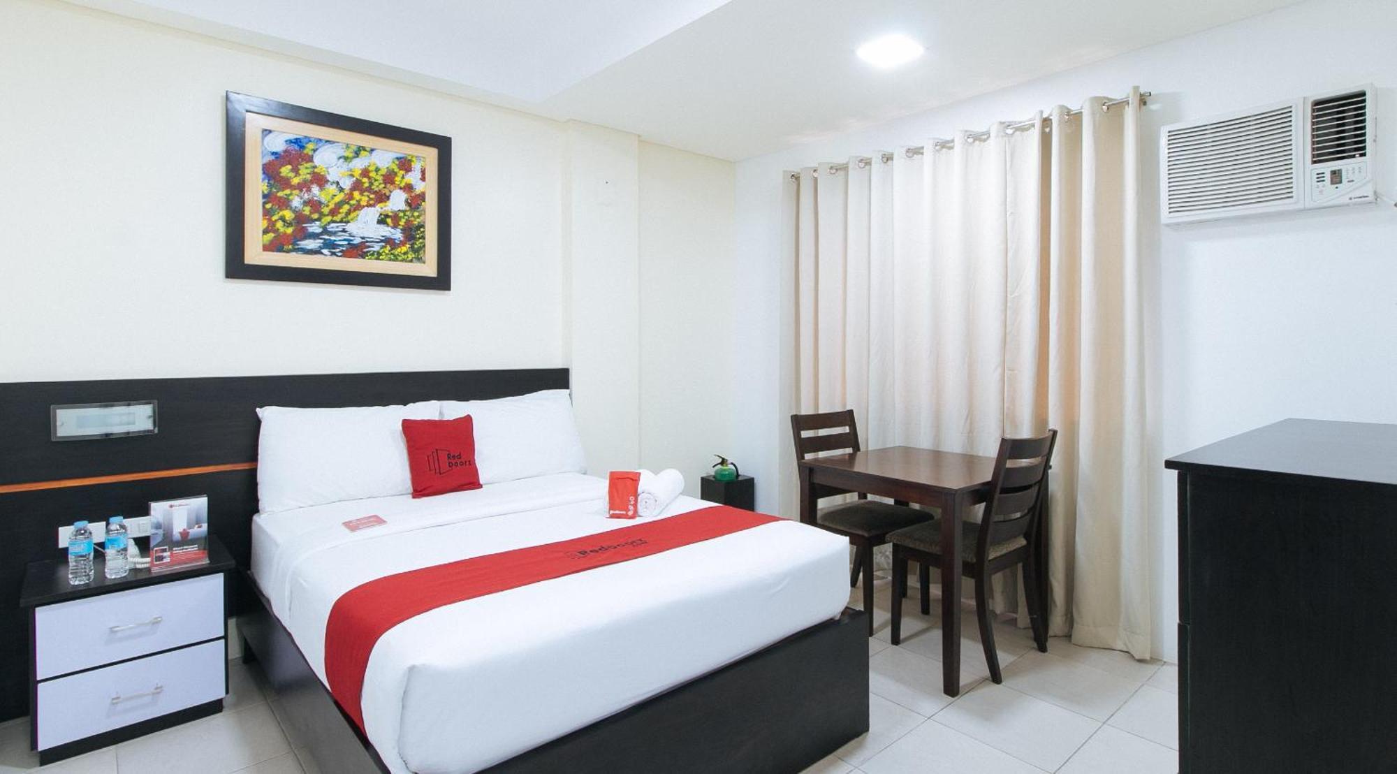 RedDoorz Plus Evangelista Street Makati Makati City Buitenkant foto