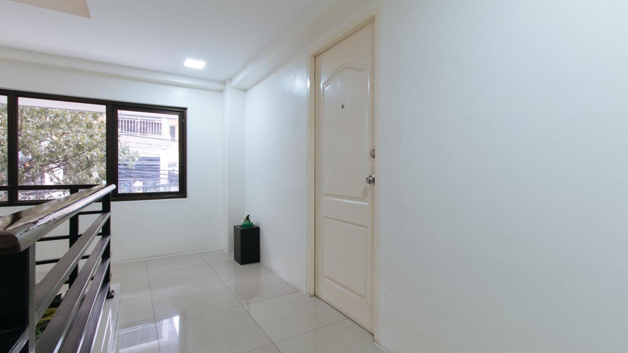 RedDoorz Plus Evangelista Street Makati Makati City Buitenkant foto
