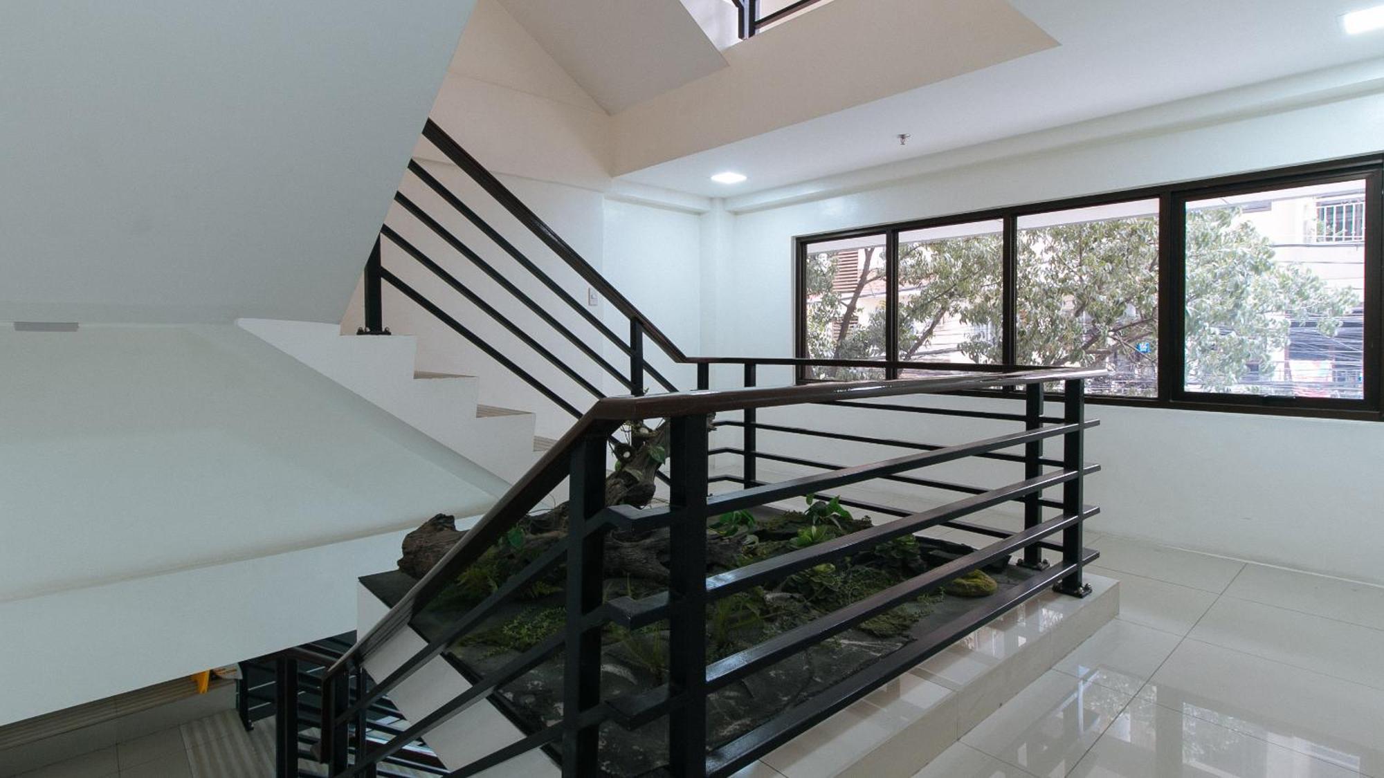 RedDoorz Plus Evangelista Street Makati Makati City Buitenkant foto