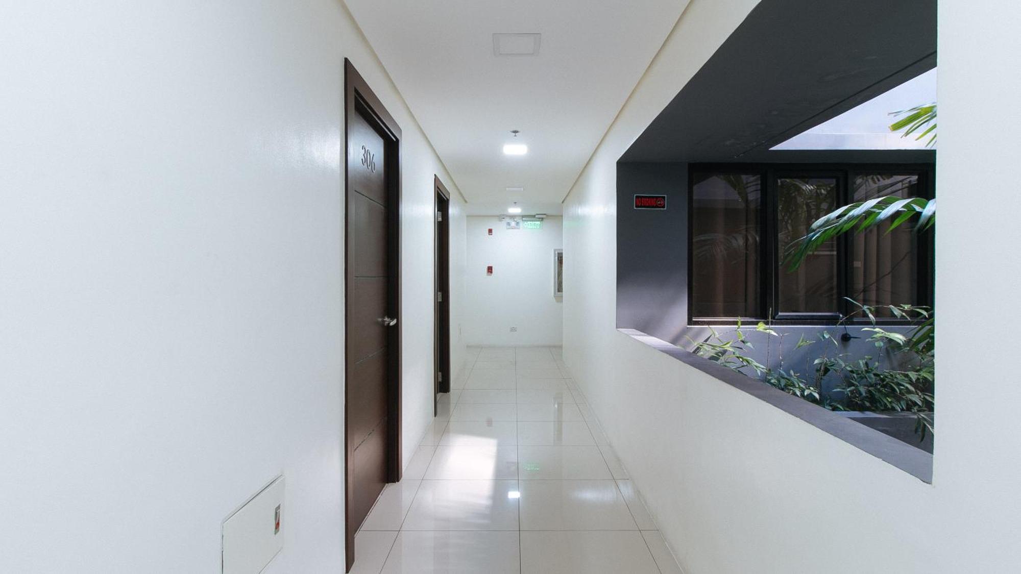 RedDoorz Plus Evangelista Street Makati Makati City Buitenkant foto