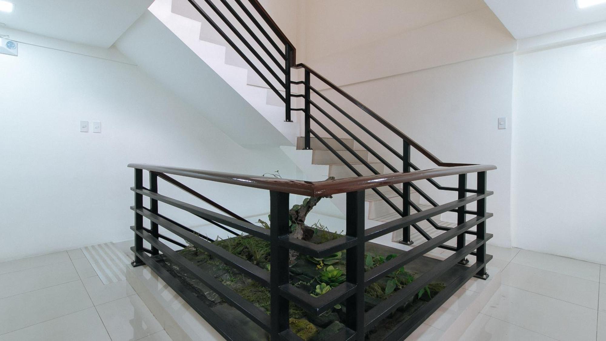 RedDoorz Plus Evangelista Street Makati Makati City Buitenkant foto