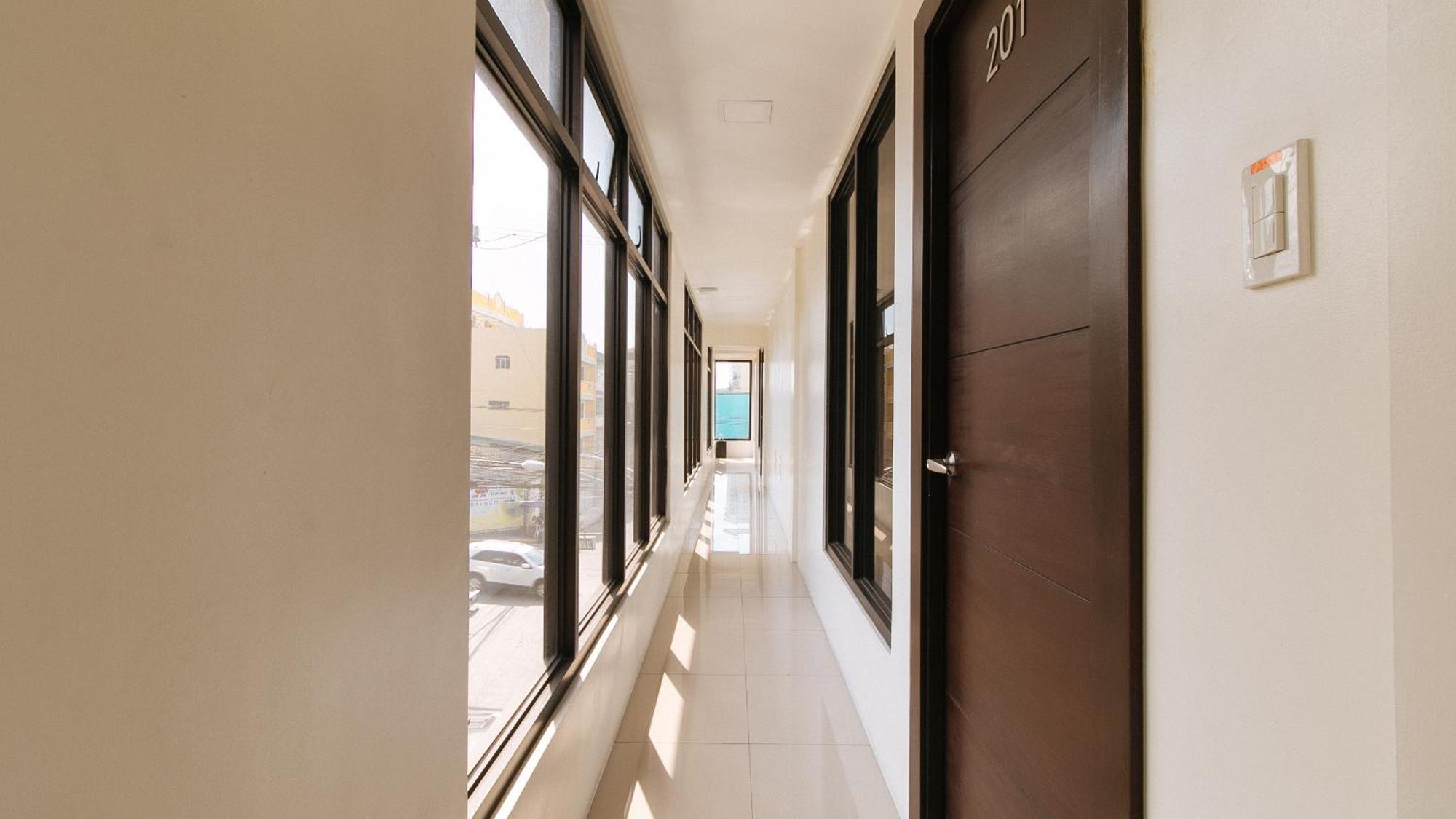 RedDoorz Plus Evangelista Street Makati Makati City Buitenkant foto